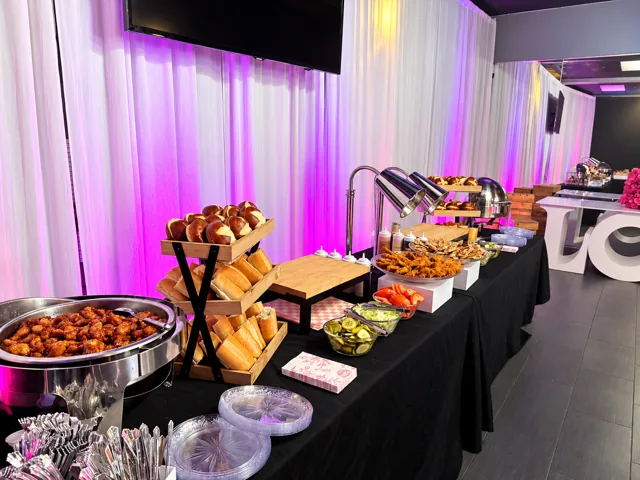 Sandwich and hot food station with wooden displays